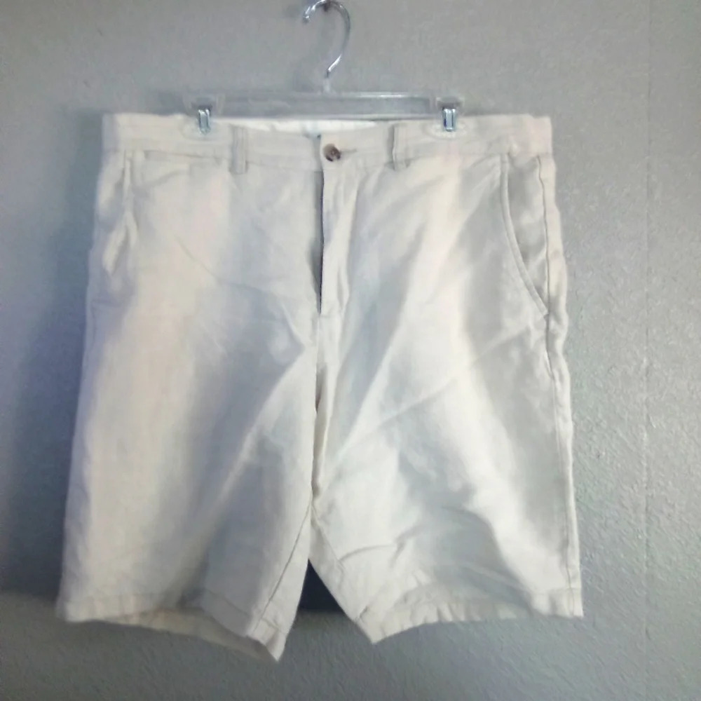 Old Navy slim Shorts size 36 ( Bag G )